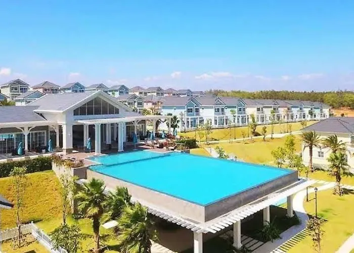 Aurora Novaworld Villa